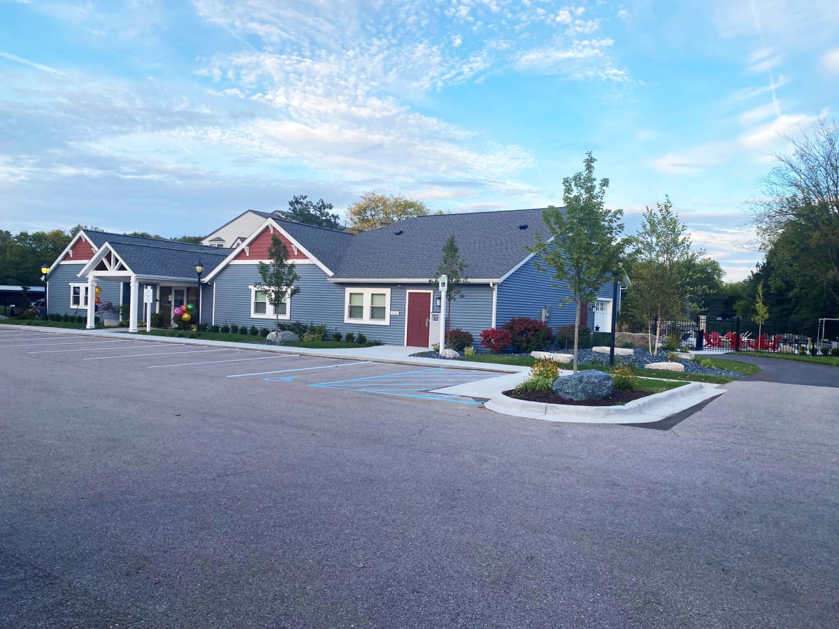 Photos and Video of Arbor Glen Apartments in East Lansing, MI